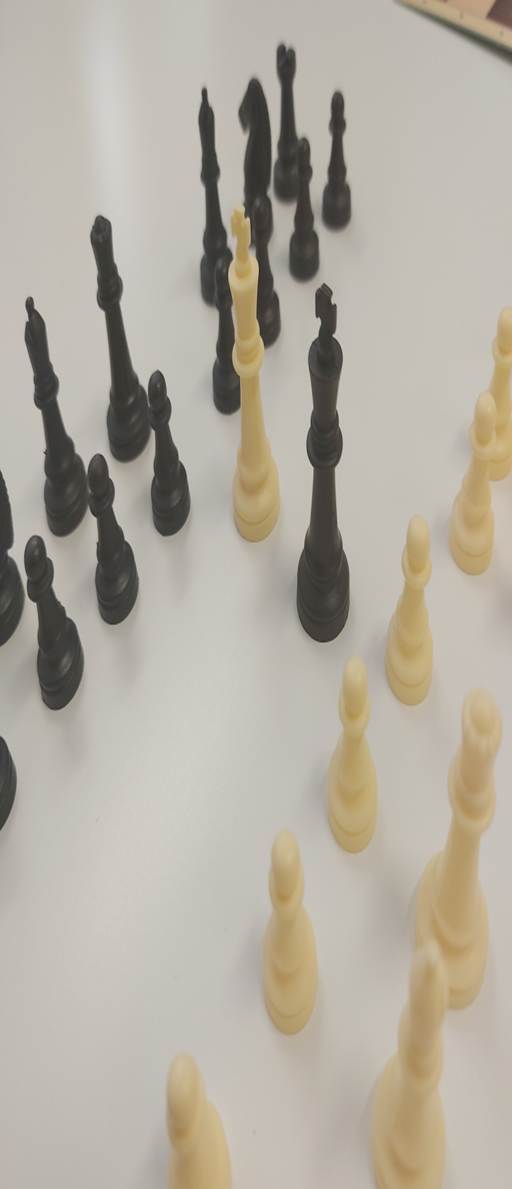 Obrzok, na ktorom je achista, achy, halov zpasy a porty, stoln hra